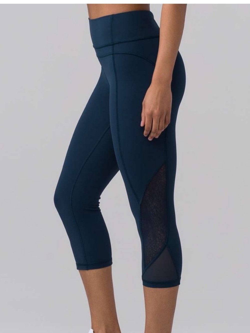 Lululemon Twist and Train crop legging sz 10